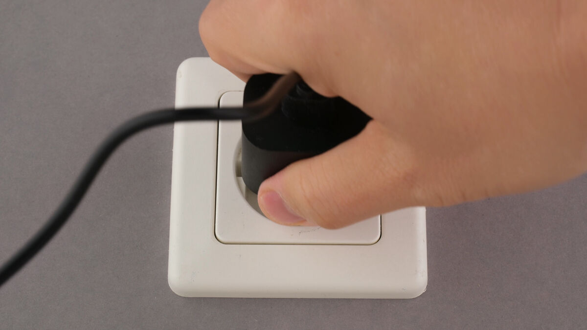FireTV vom Strom trennen – Stecker ziehen FireTV vom Strom trennen – Stecker ziehen