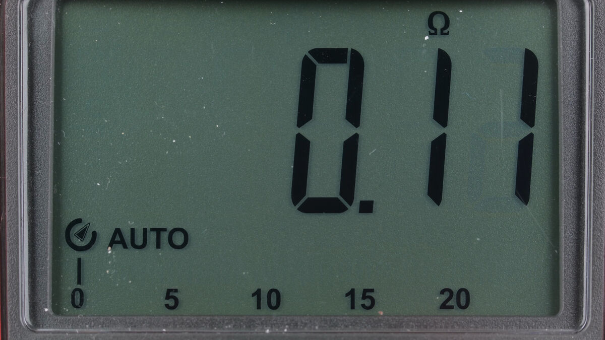 HELLA-Relais hat unter Spannung geschaltet.jpg HELLA-Relais hat unter Spannung geschaltet.jpg