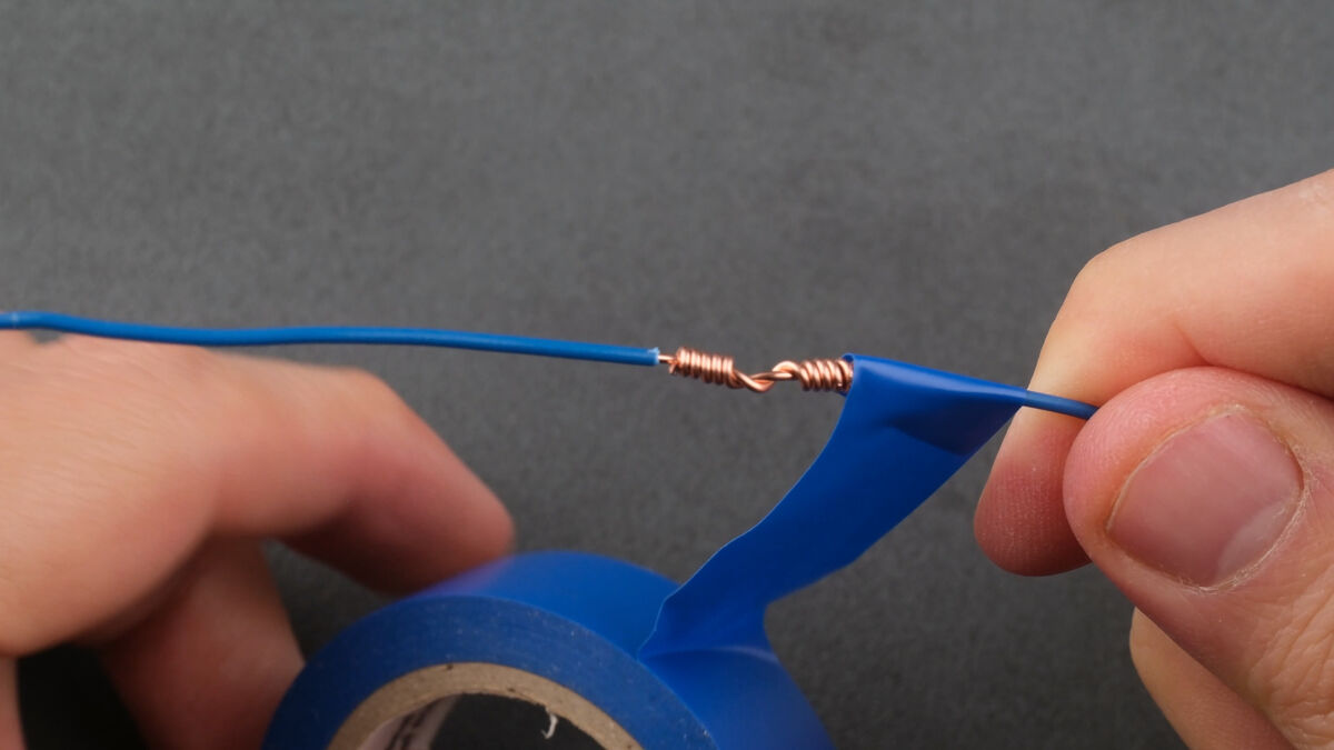 Western-Union-Splice mit Isolierband umwickeln