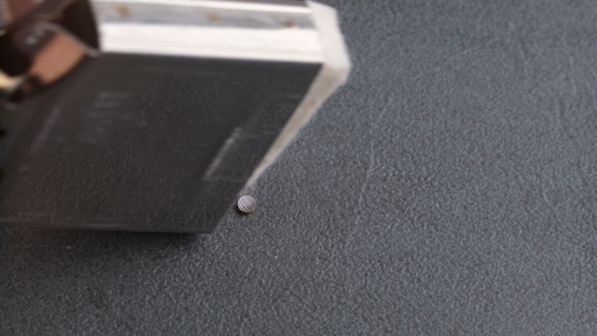 Zippo Feuersteinreste entfernen